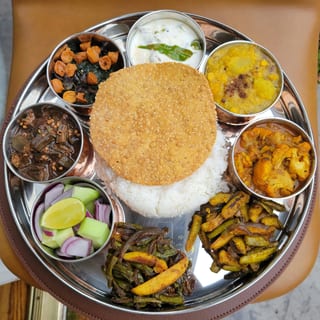 Family Thali (serve 3/4 person)